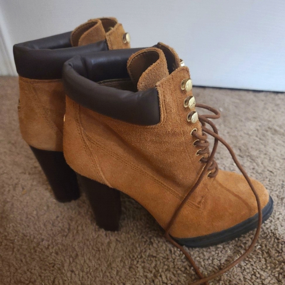 New without tags 8.5 BCBG Generation Brown Combat High Heel Boots